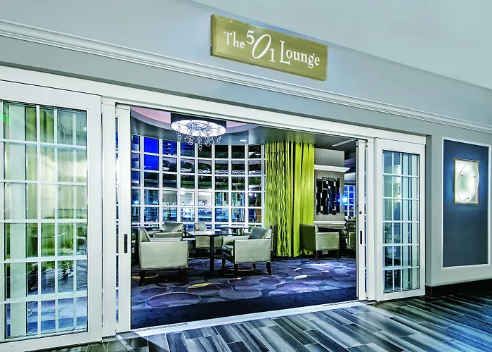 La Quinta Inn & Suites By Wyndham San Antonio Riverwalk